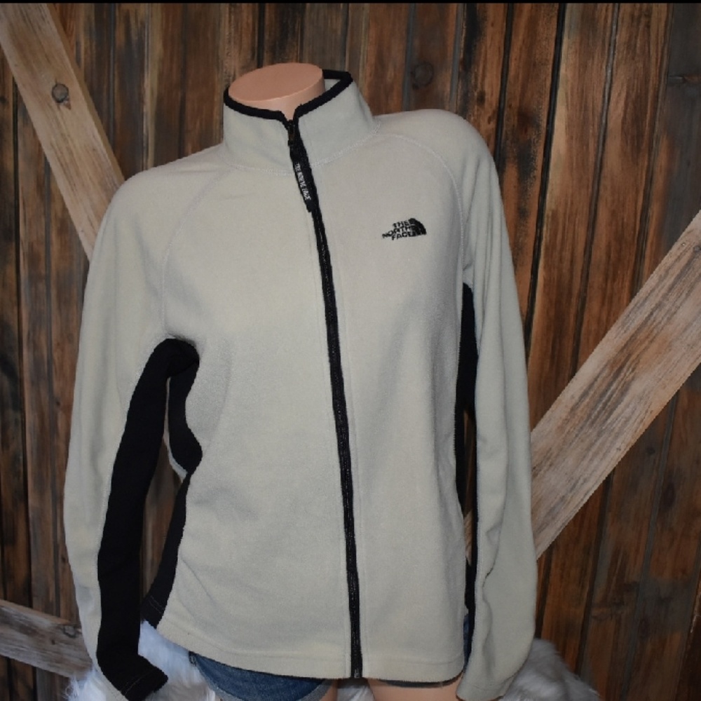 The north face fleece jacket.❤️